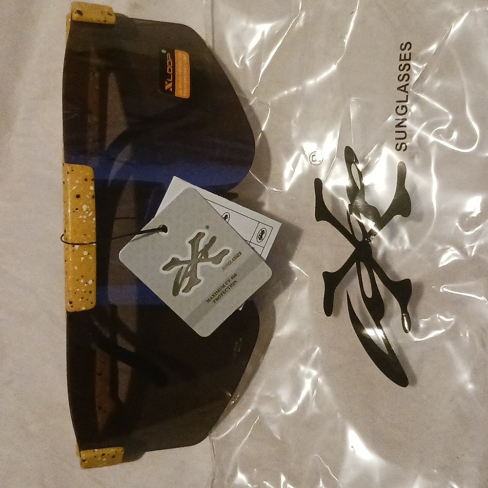 XLOOP Sunglasses. NWT. UV400 Protection.